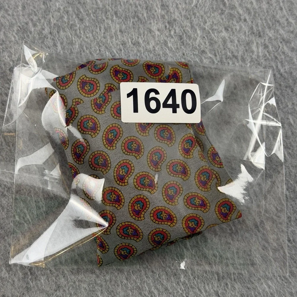 Vintage Baar & Bear Silk Neck Scarf Ascot Paisley Made Japan 58x3 Flat End
